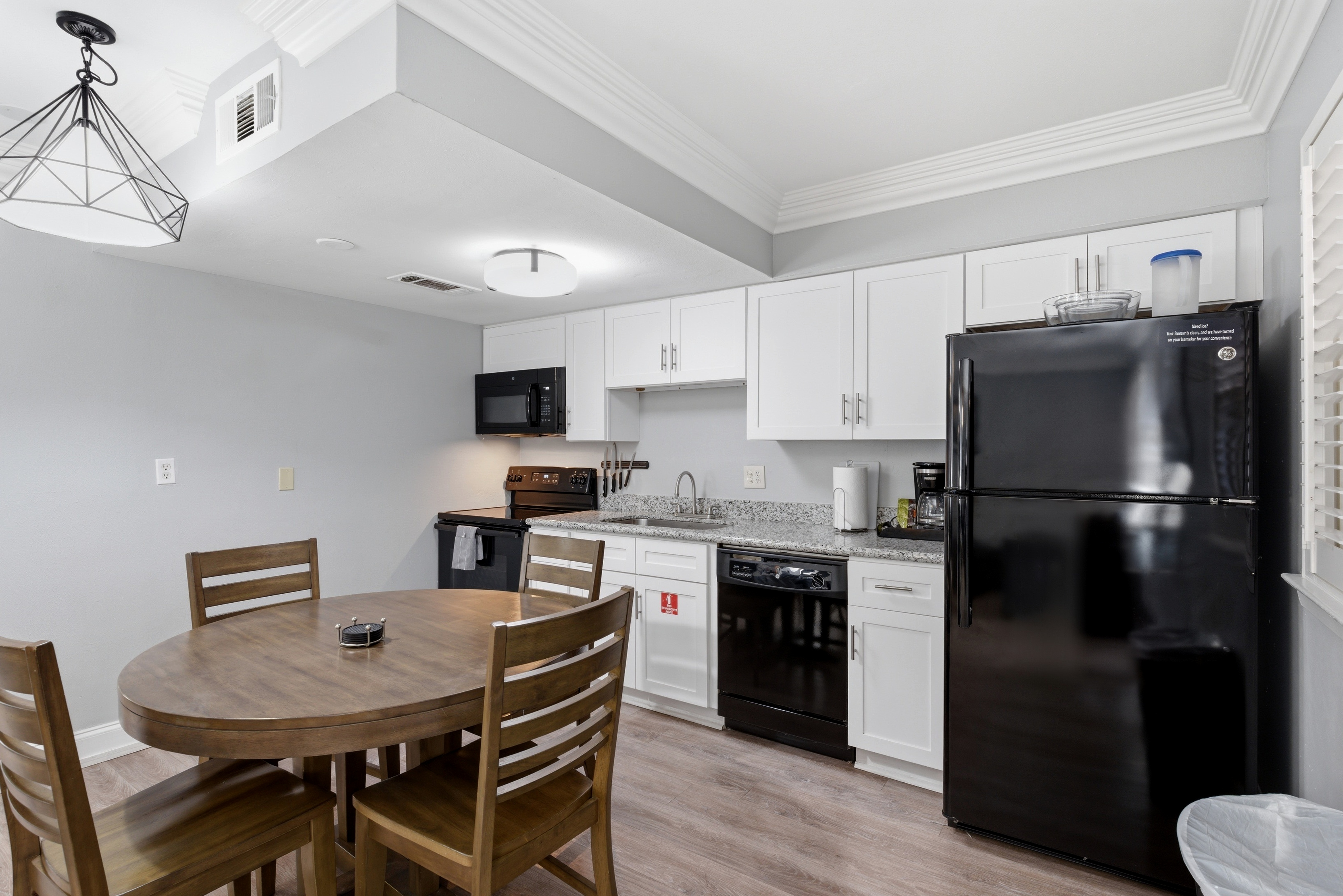 Seamless living area with open feel