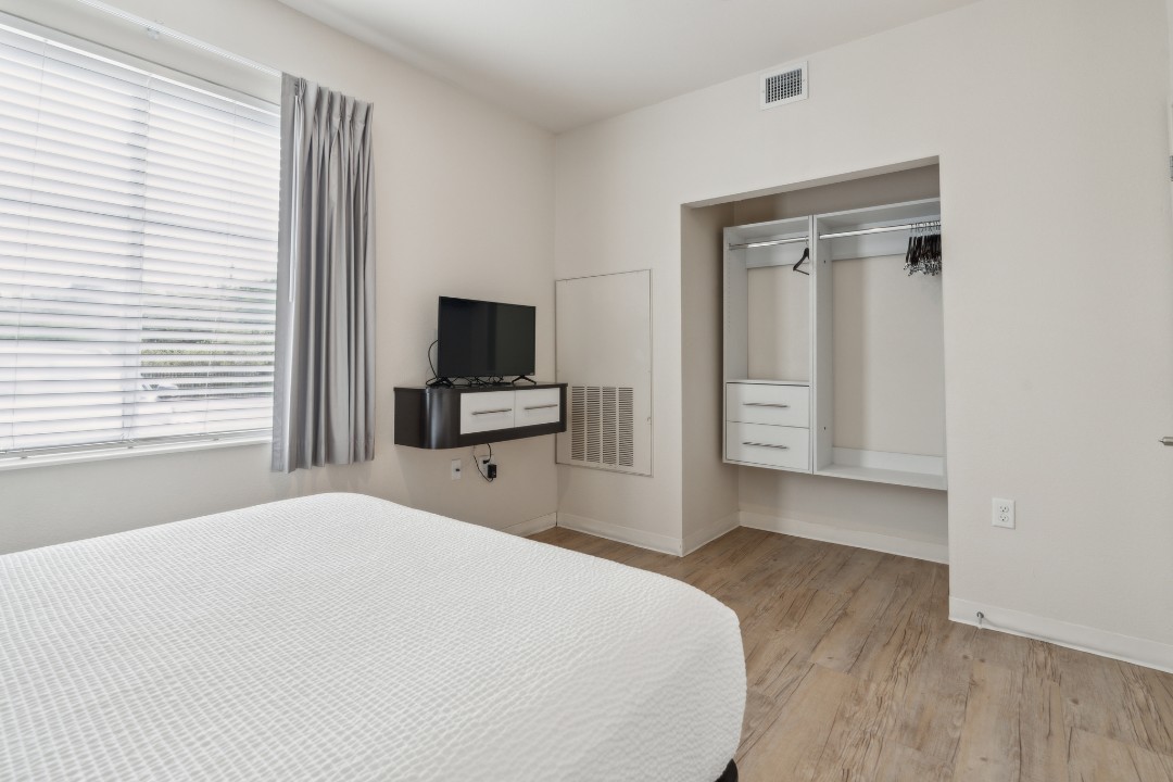 Simplicity At the Rim · Unit 1118  3/2