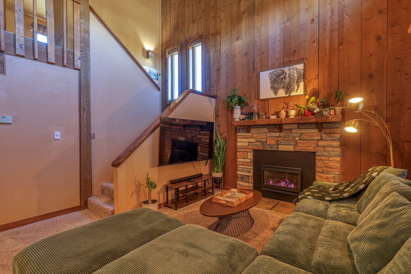 Hot Tub & Pet Friendly Forest Hideaway