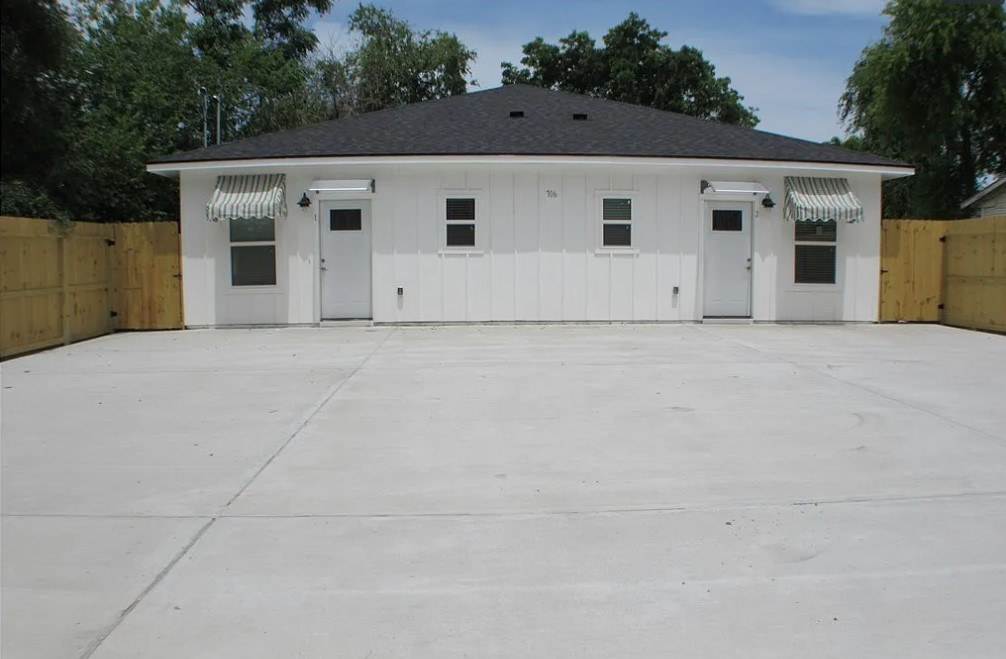 706 5th St Unit 2 photo 3