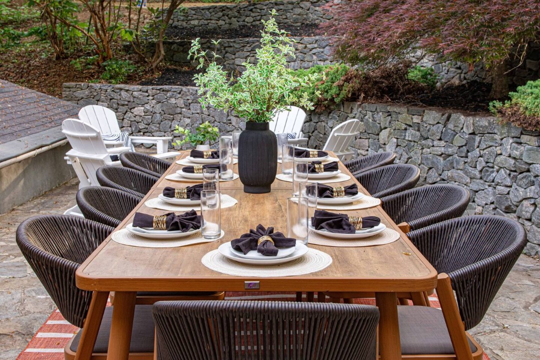 Wildernest Villa outdoor dining