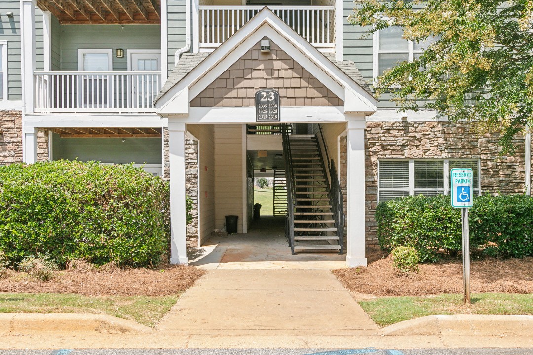 The Verandas, 2325 Calgary Crescent, · Unit 1/1