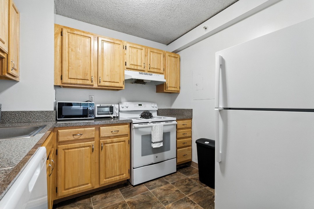 Legacy at Imperial Village · Unit 504 1/1