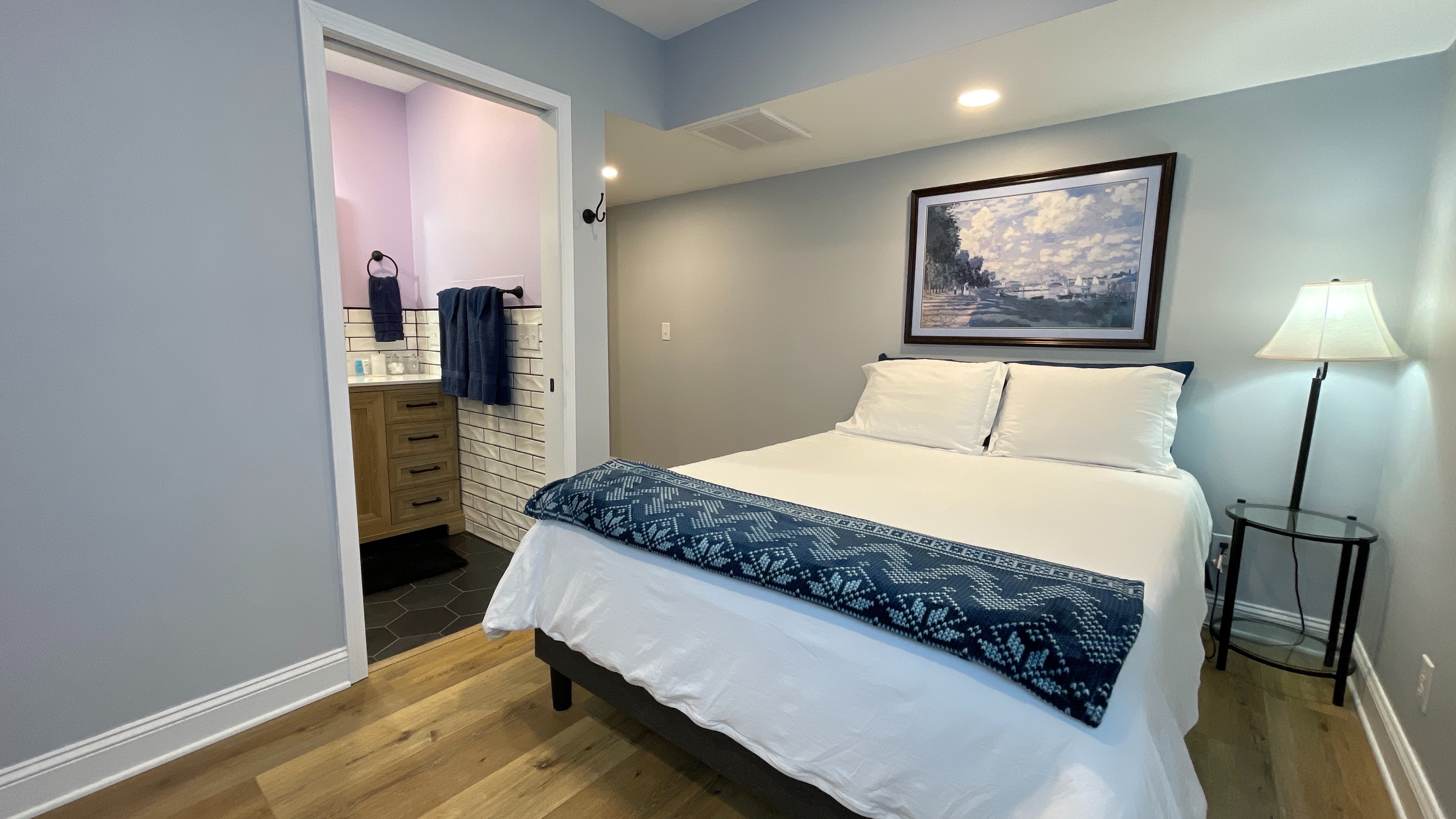 Cozy 2BR Near Casino | Queen Beds & Free Parking photo 4