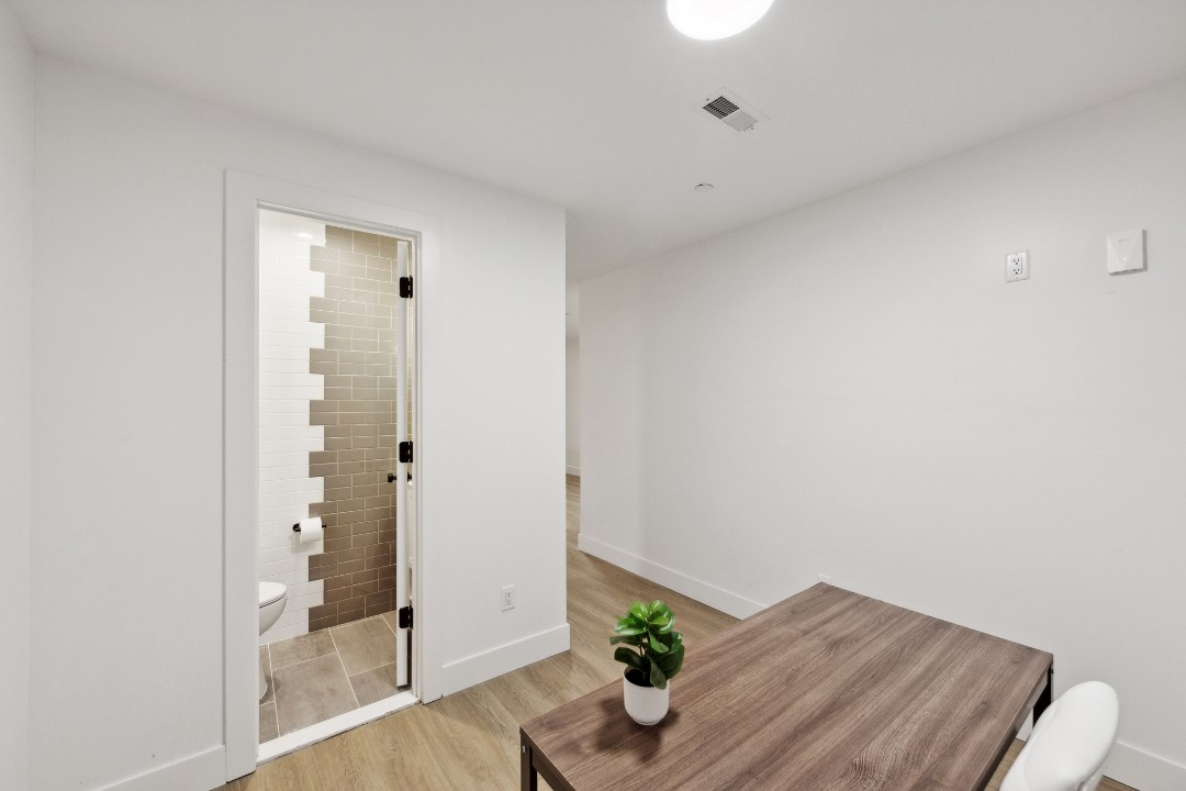 Market View Residence 503 1.1.5