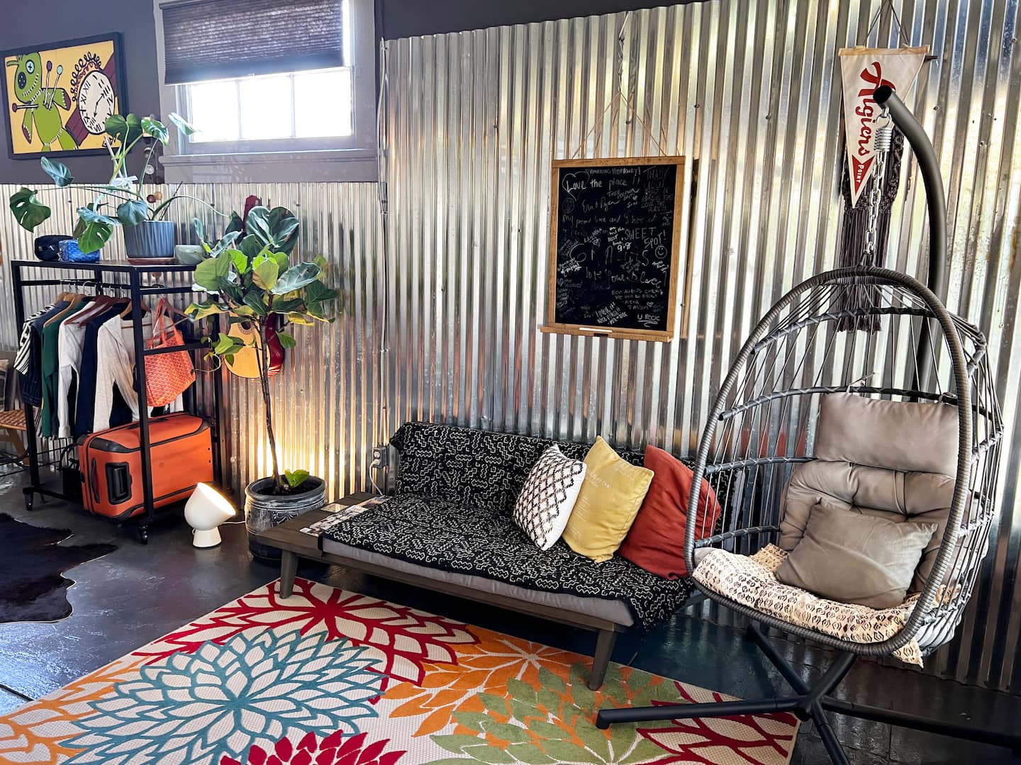 Enjoy the simplicity of the Particular Point Studio.