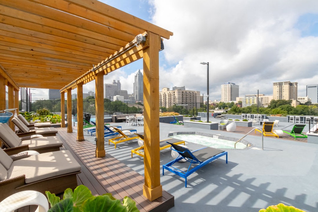Crest at Midtown · Unit 2302 2/2
