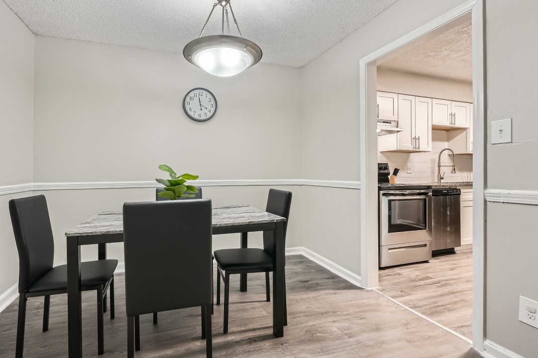 Crest at East Cobb 1830B · Unit 2/2