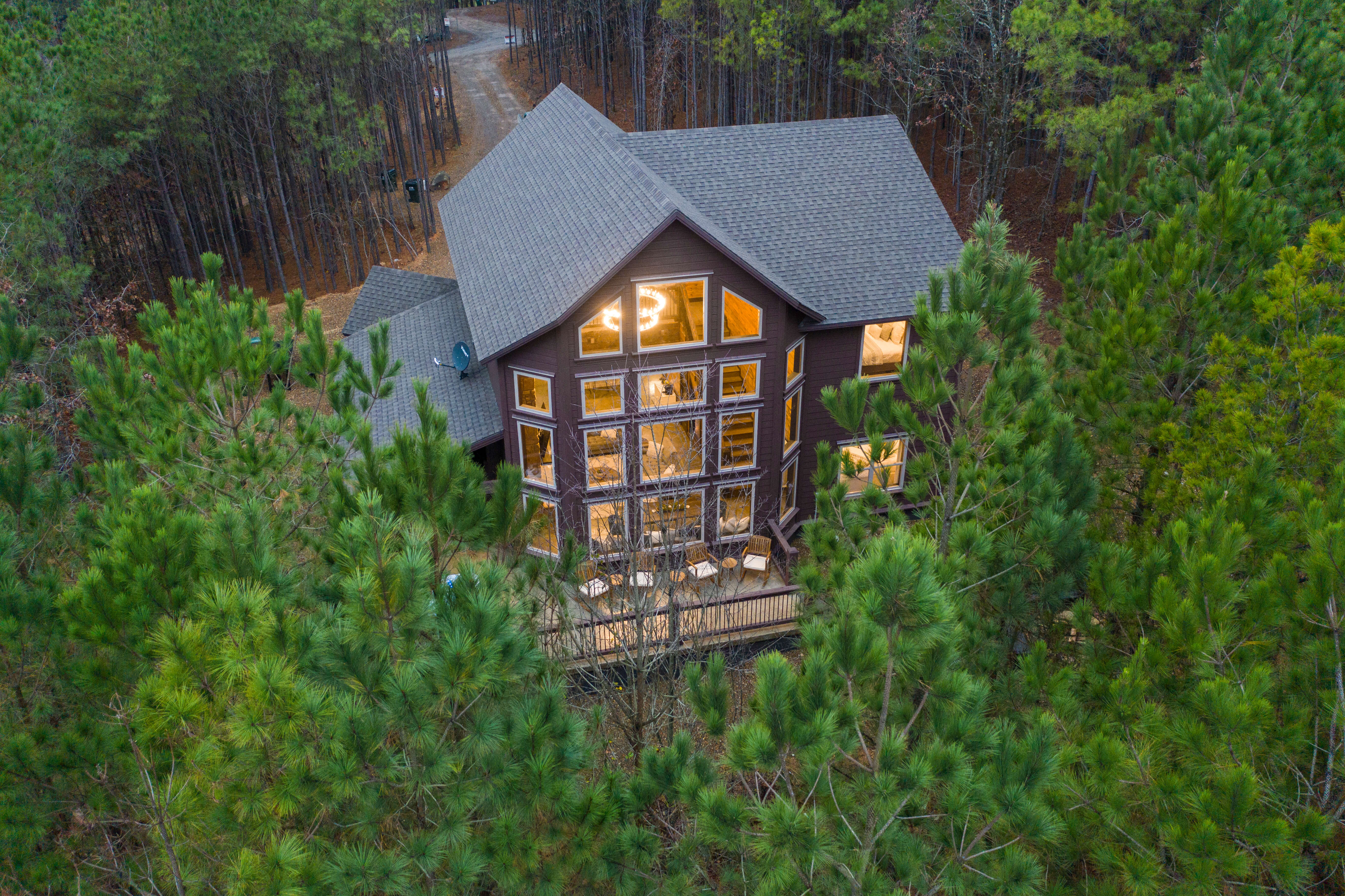 Chalet in the Pines| BB Luxury Cabin in 80' pines — Broken Bow, OK — vacation rental