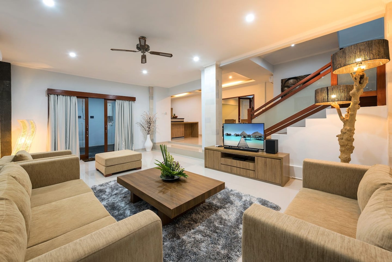 Villa Kulo · 5* Reviews, Huge Savings