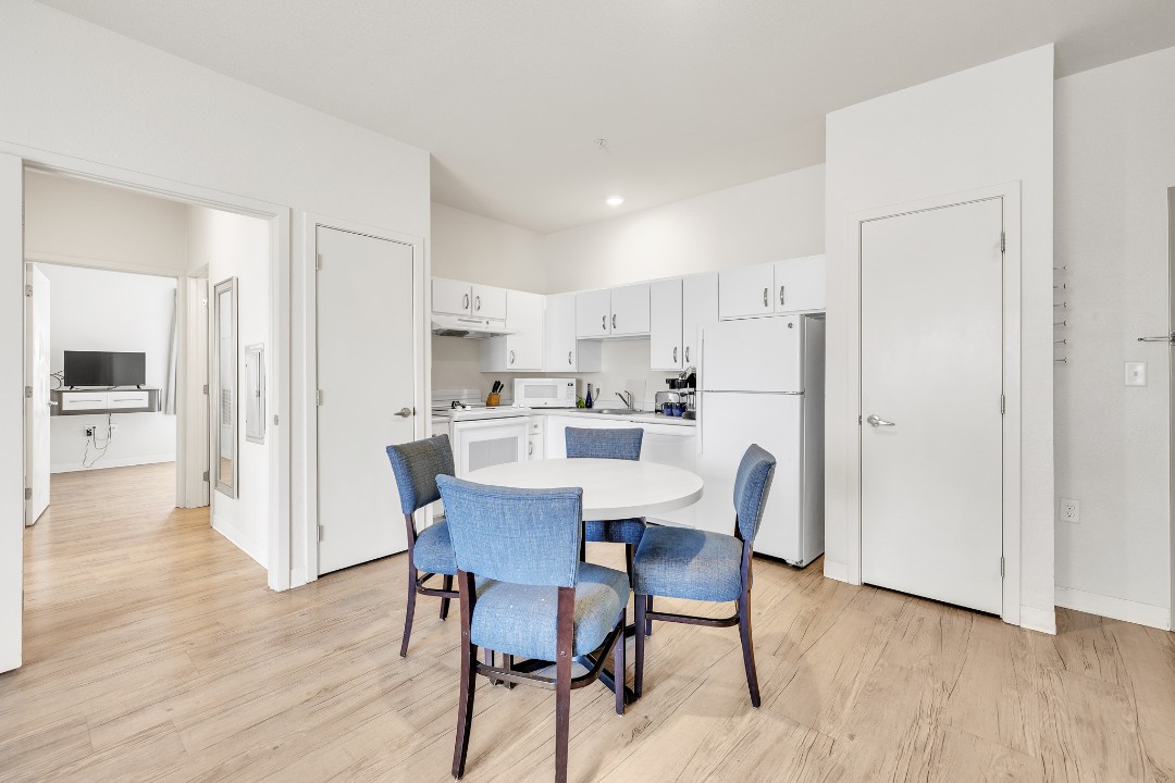 Simplicity At the Rim · Unit 1102  1102 3/2