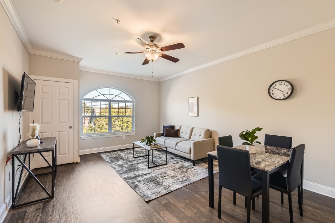 Crest at Midtown · Unit 1413 1/1