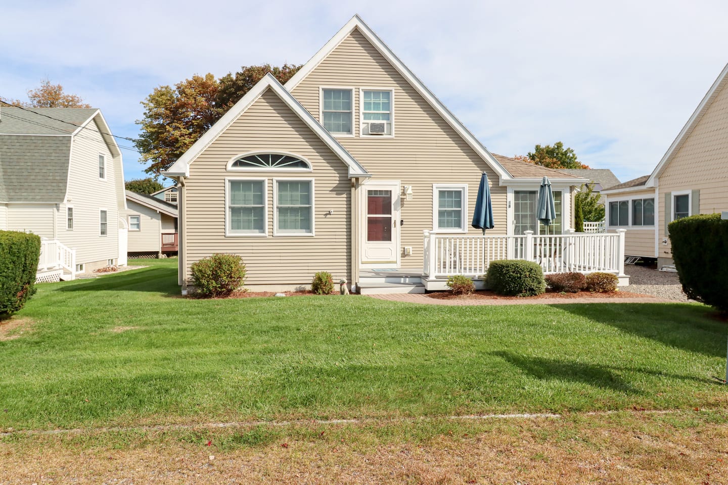 4 Bedroom Cozy Cottage near Short & Long Sands — Nubble Peninsula, ME — vacation rental