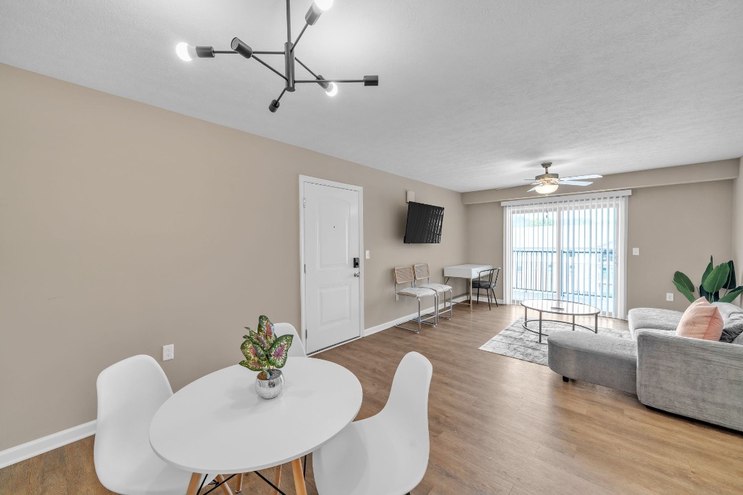 Stonecrest 620, · Unit 2/2
