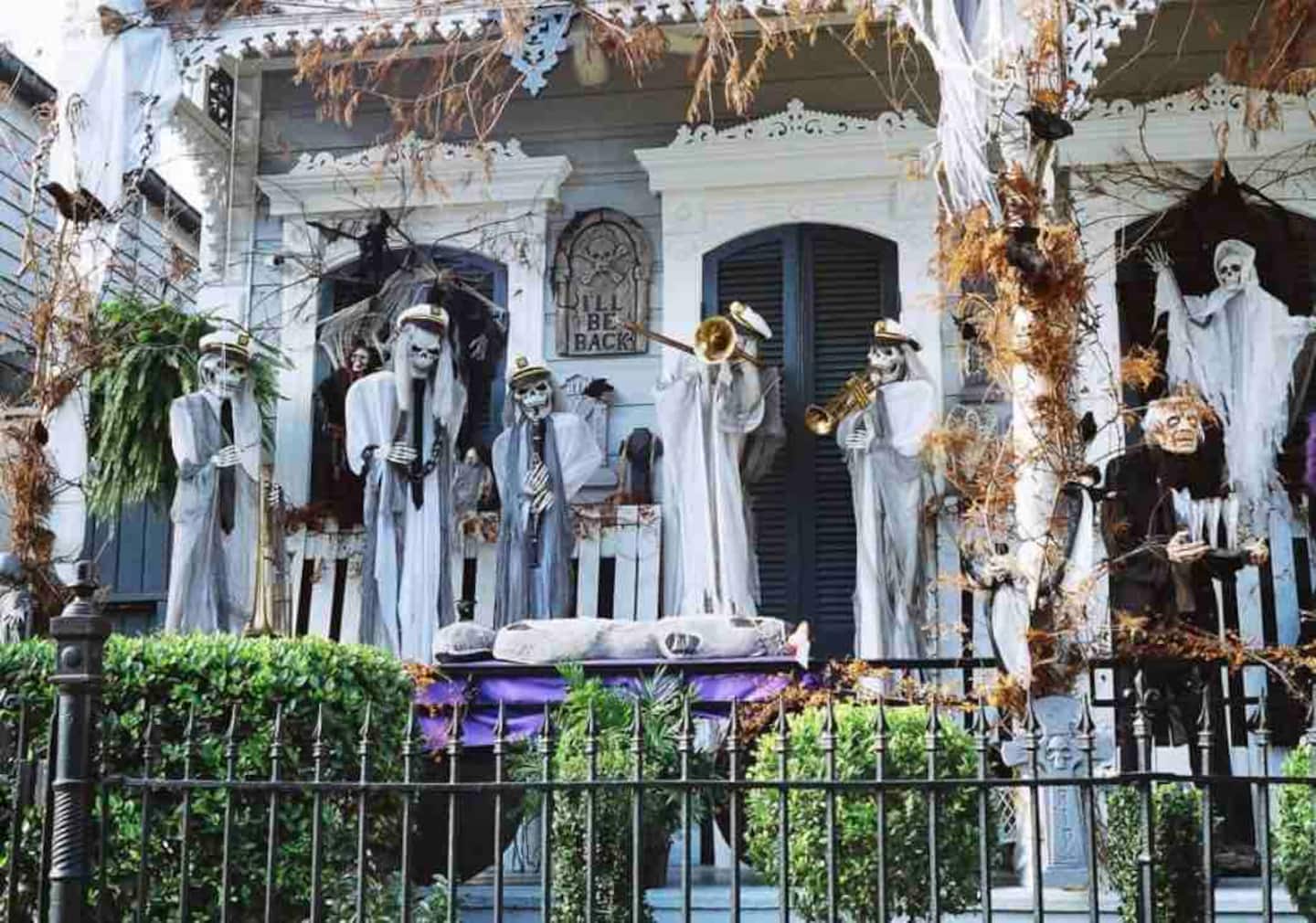 Stay only 2 miles from the festive Halloween decorated homes on St. Charles