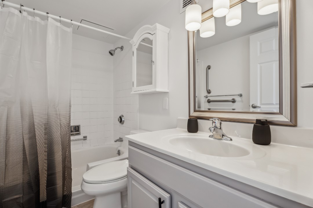 Legacy at Imperial Village · Unit 817 2/2