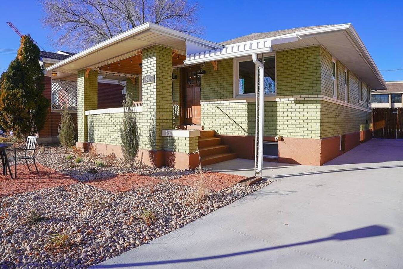 Charming Downtown Craftsman Bungalow photo 4