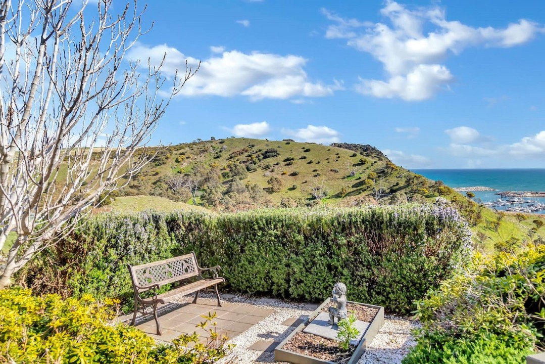 Minutes from New Terry Golf Resort, Wirrina boat ramp (great for boating/fishing), and a short drive to Second Valley, Cape Jervis (Kangaroo Island ferry), and McLaren Vale wine region.
