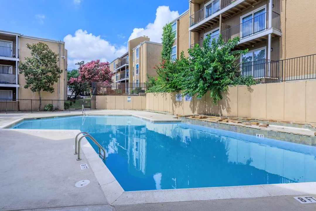 Vista Buena 2-180 · Unit 1/1