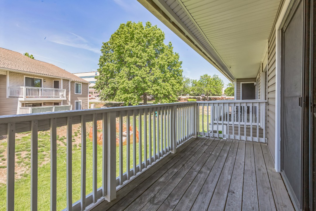 Rosehill Pointe · Unit 122 2/1