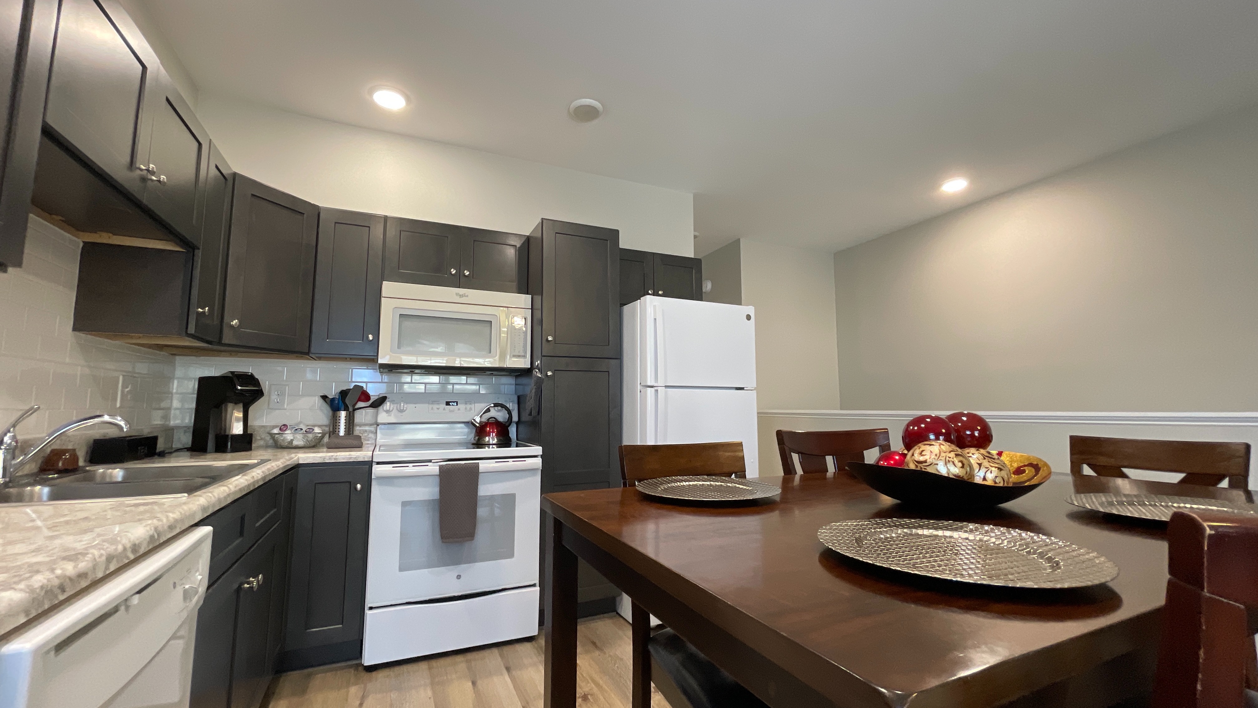 Stylish 2BR Townhome with Garage & Modern Flair photo 2