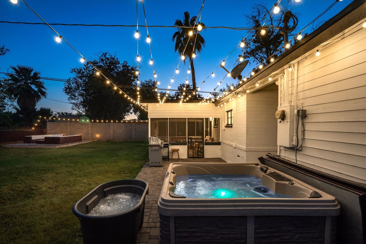 Phoenix 51 - AirBNB · Mid-Century Modern Oasis w/ Calm Backyard Escape photo 3