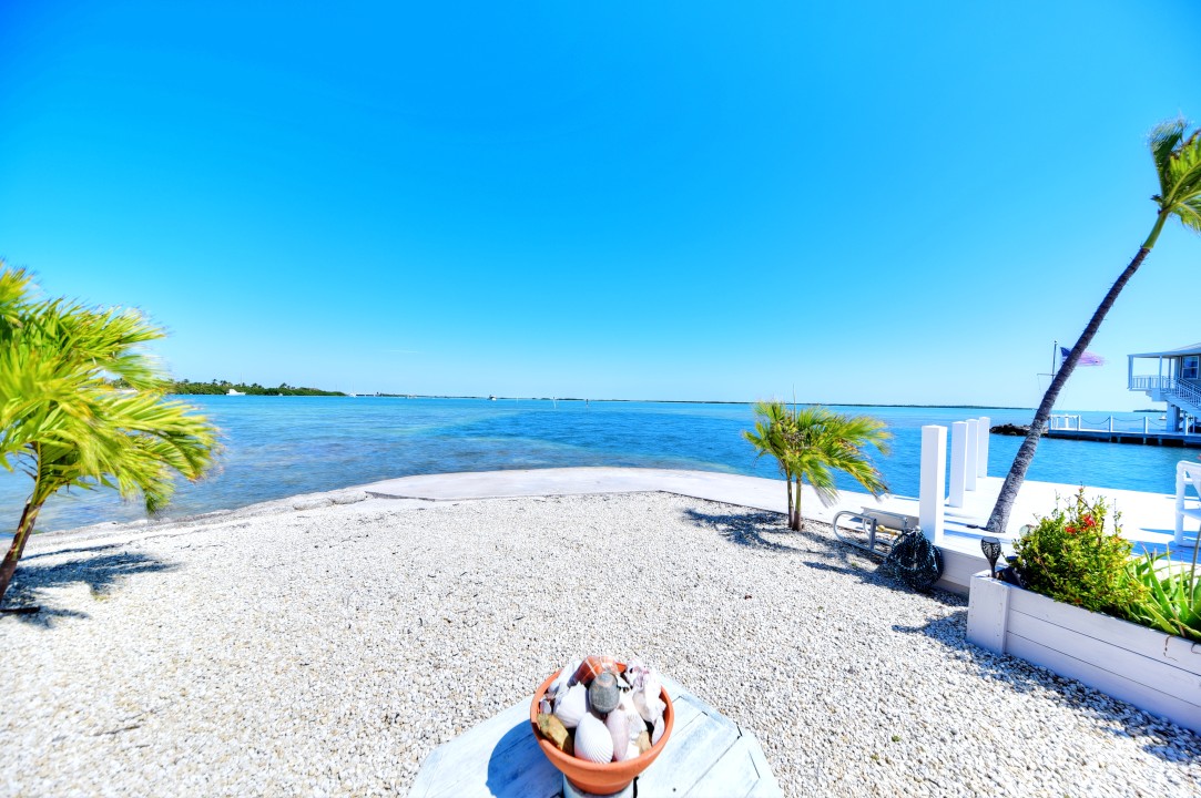 Windy Point Oceanfront in Geiger Key — Point