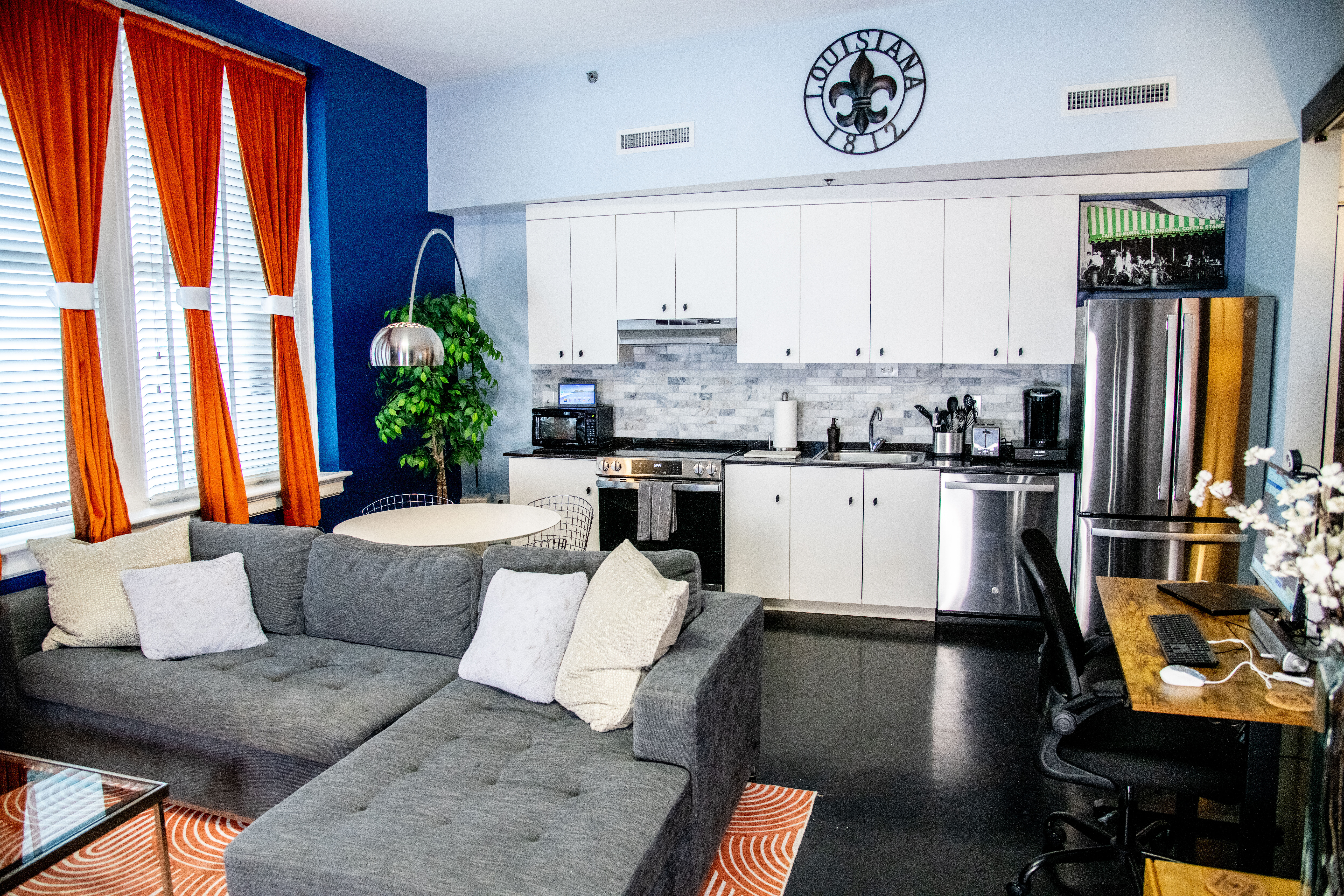 Modern appliances and everything you need to cook at home.