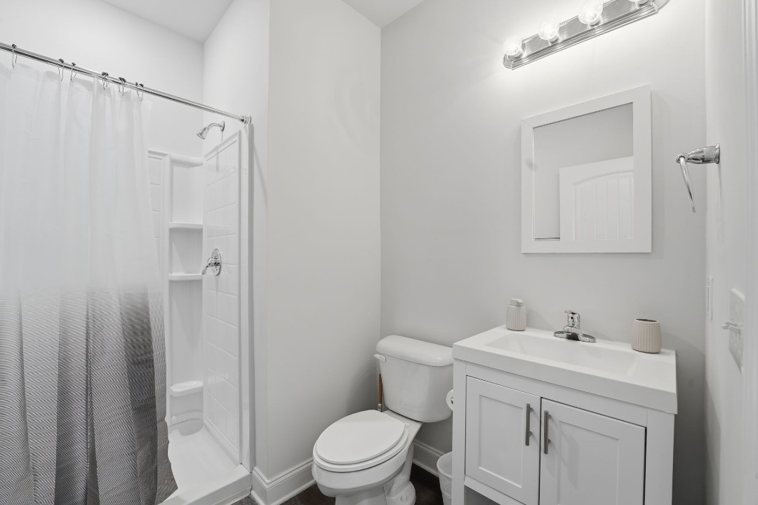 Hickory Grove · Unit 1204 2/2