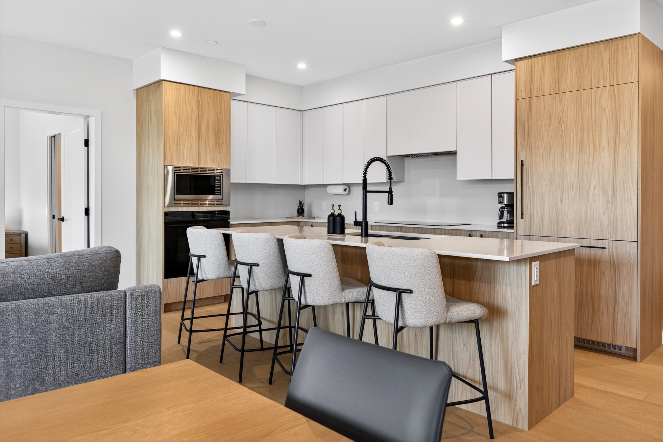 Zara | Vale Lakeview • Near Wineries — Lake Country, BC — vacation rental