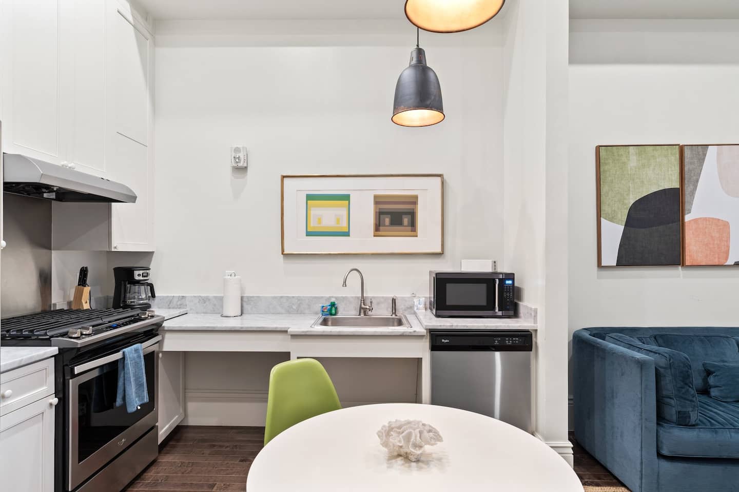 Modern decor in the kitchen space