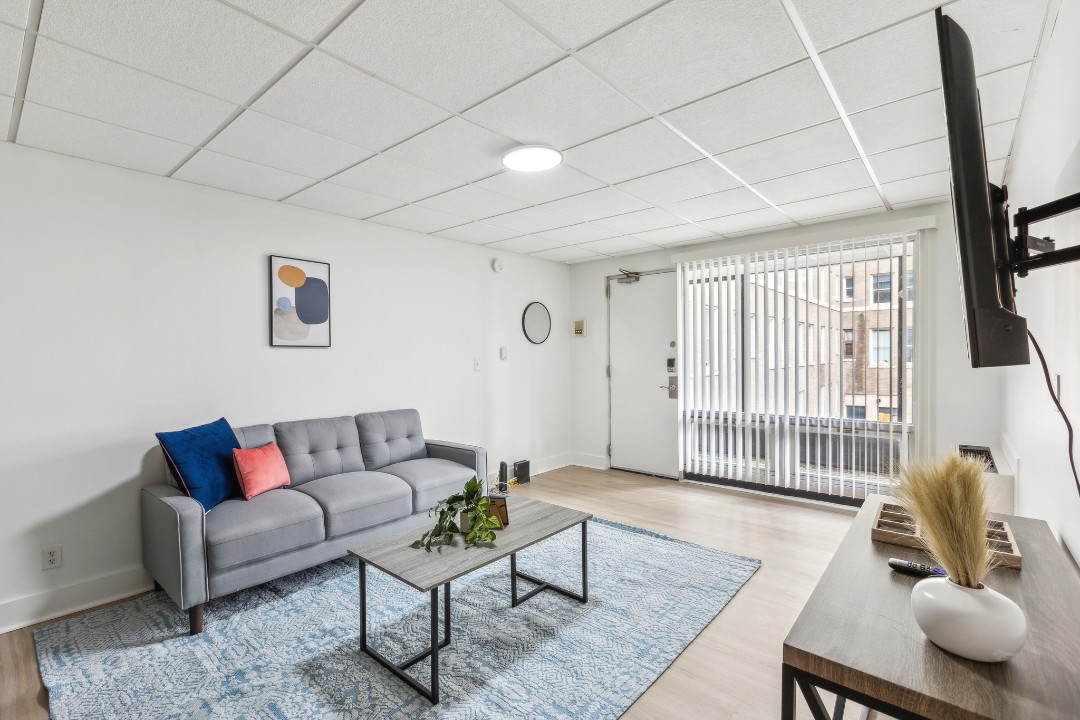 on East, 116 - · Unit 111  1/1