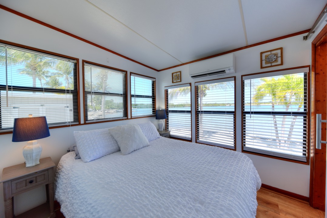 Windy Point Oceanfront in Geiger Key — Bedroom 1