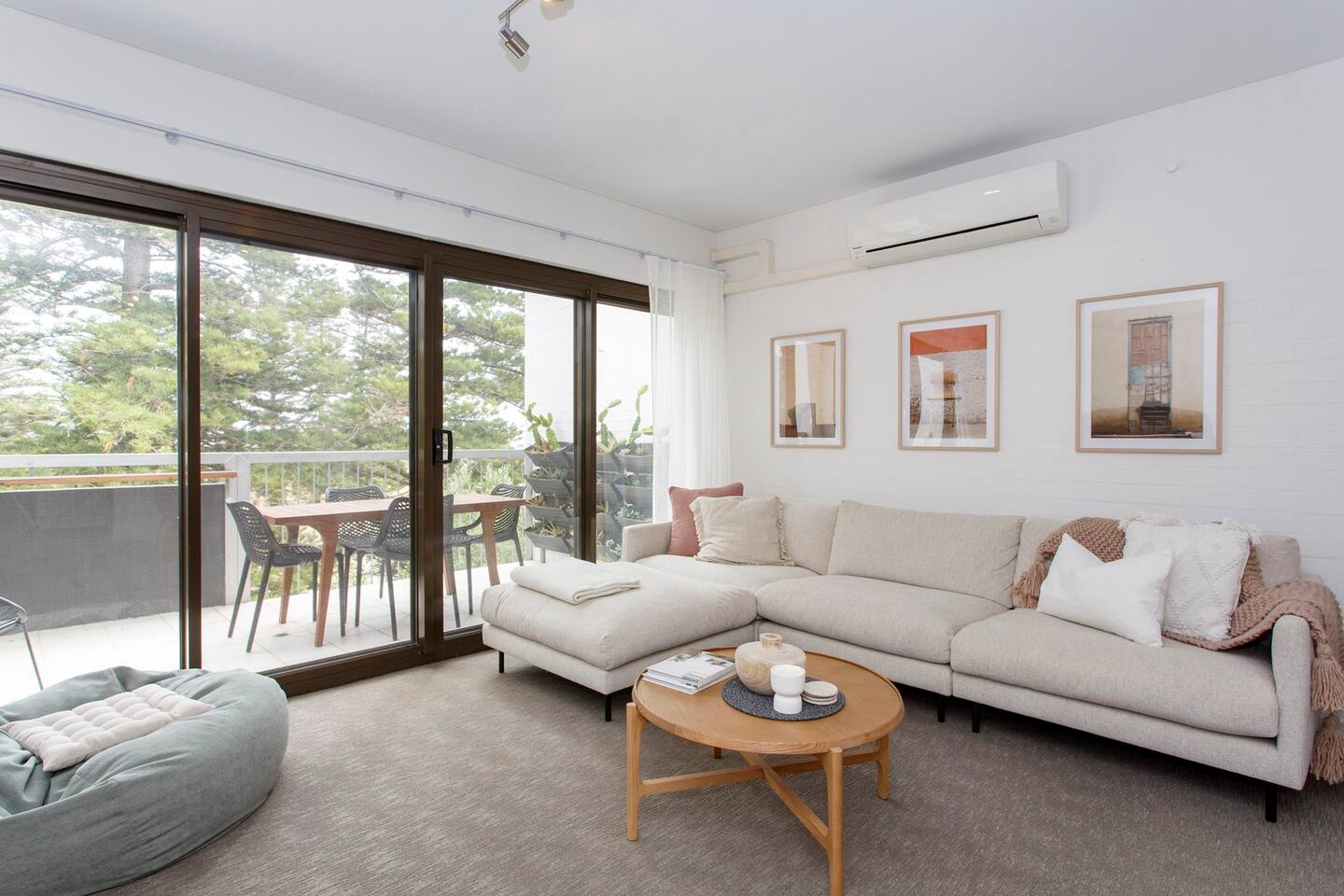 Breaksea Villa Walk to The Beach — North Coogee, WA — vacation rental