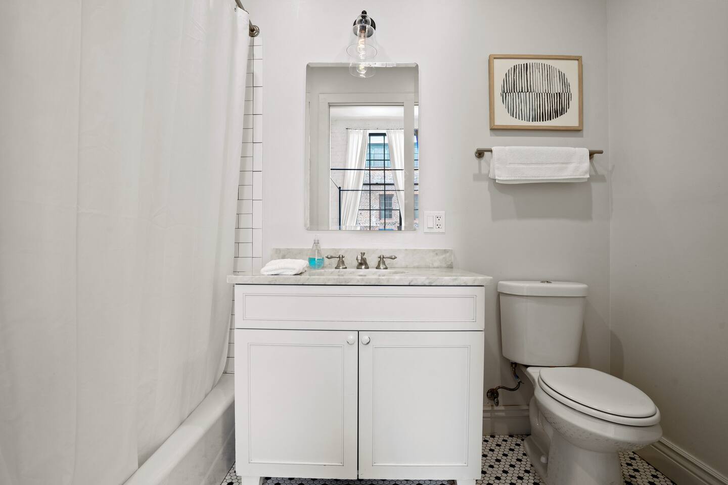 ensuite bathroom space 2