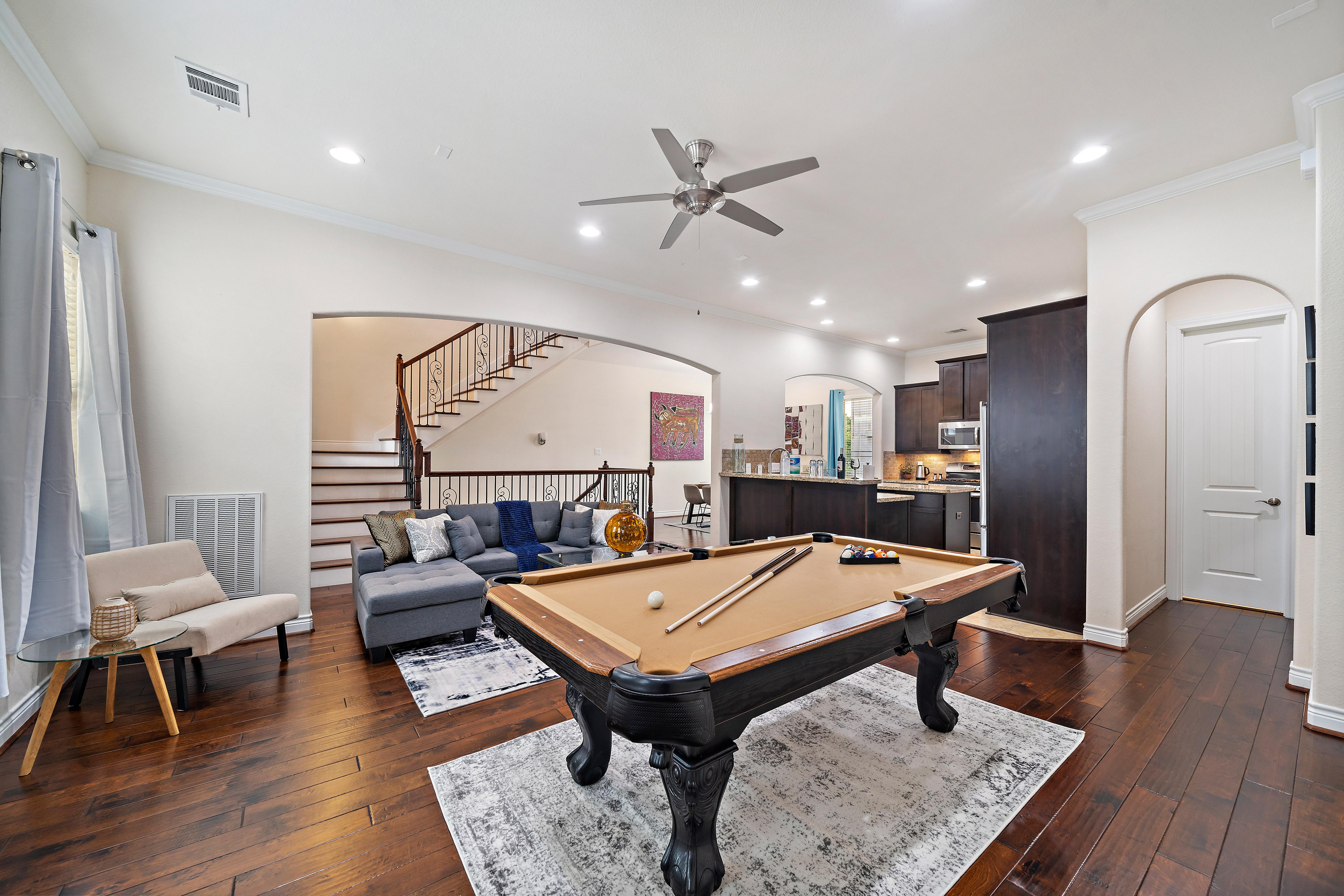1606 Parker St photo 2