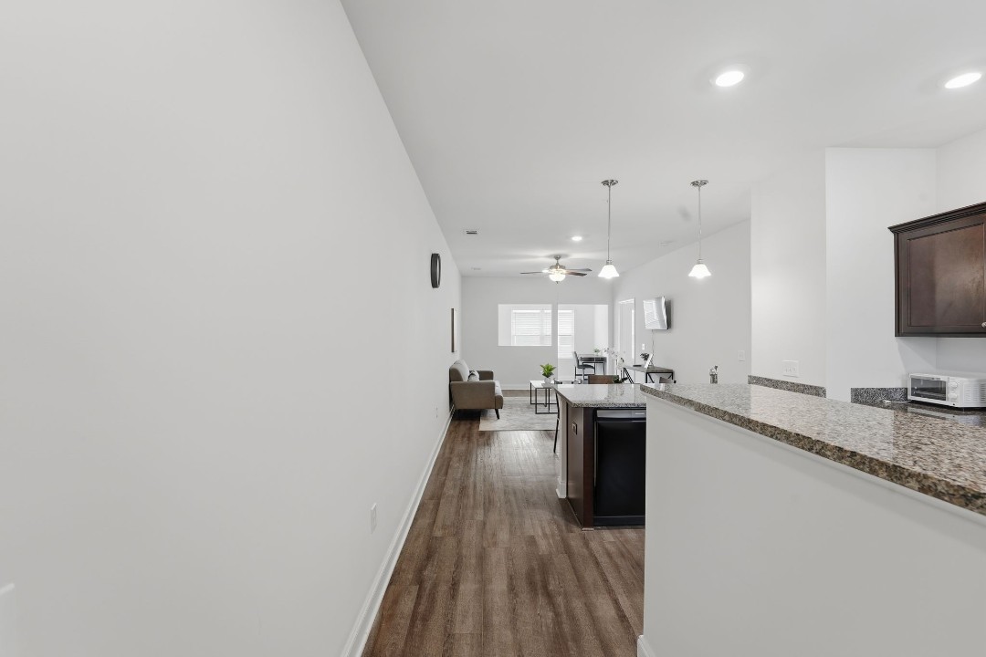 Hickory Grove · Unit 1204 2/2