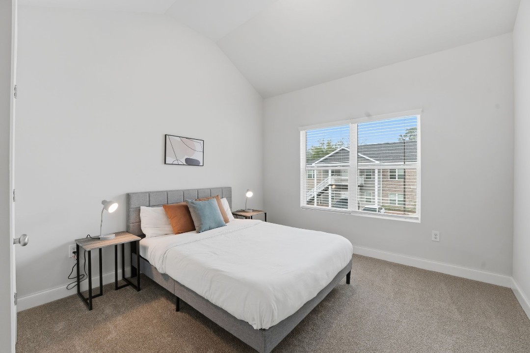 Hickory Grove · Unit 1204 2/2
