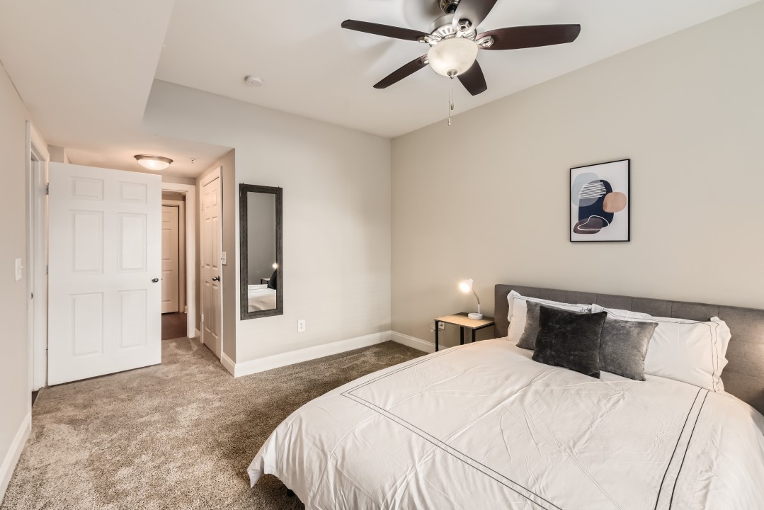 Crest at Midtown · Unit 1323 1/1