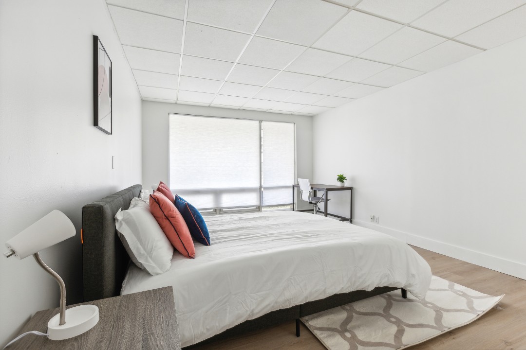 on East, 120 - · Unit 111  1/1