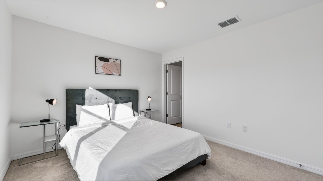 Landings at Westport · Unit 2056