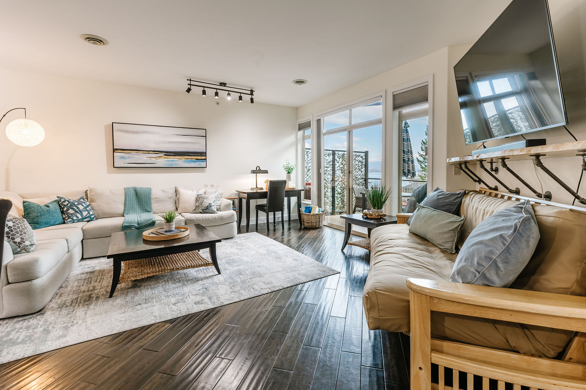 Beachfront, Lakeview Condo at Barona - The Shore — West Kelowna, BC — vacation rental