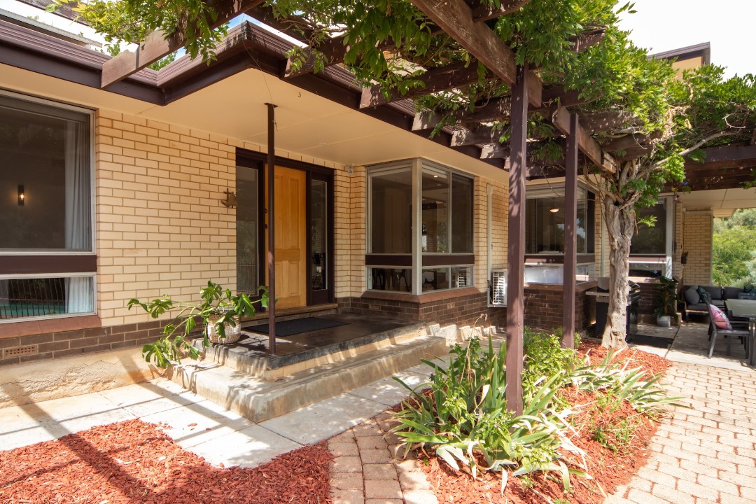 Secure Surveillance (External Only)
Strategically placed outdoor cameras enhance guest security without compromising privacy, reassuring guests travelling with families or valuables.