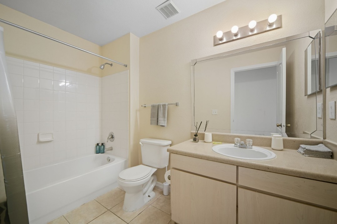 Avenue · Unit at Winter Springs 21-307 2/2