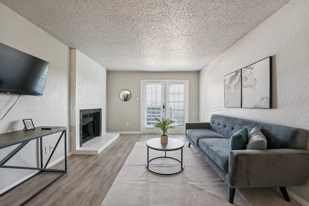 The Landry · Unit 306 2/2