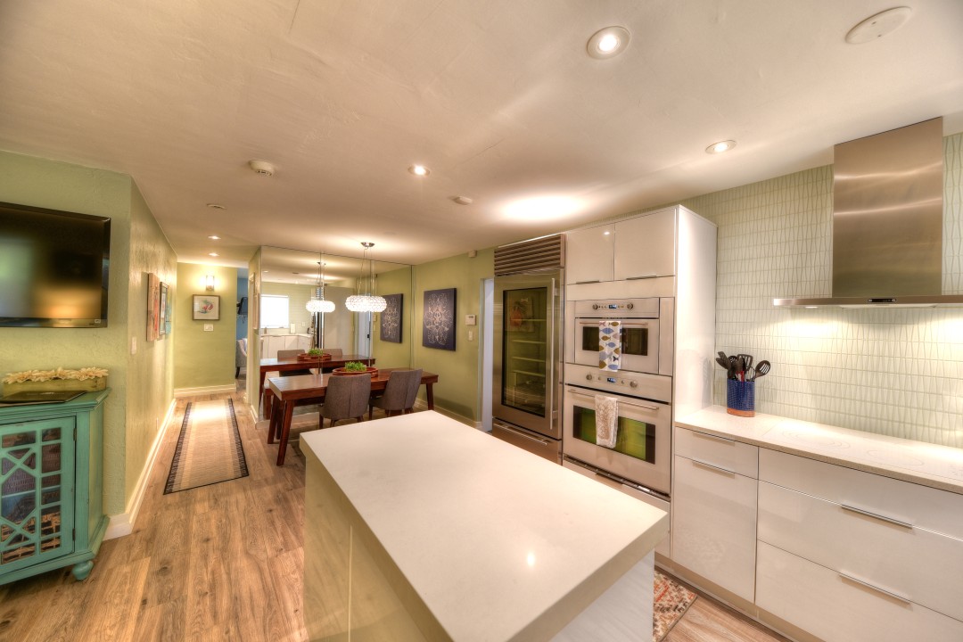 Casita Casa Marina — Kitchen and Dining Area