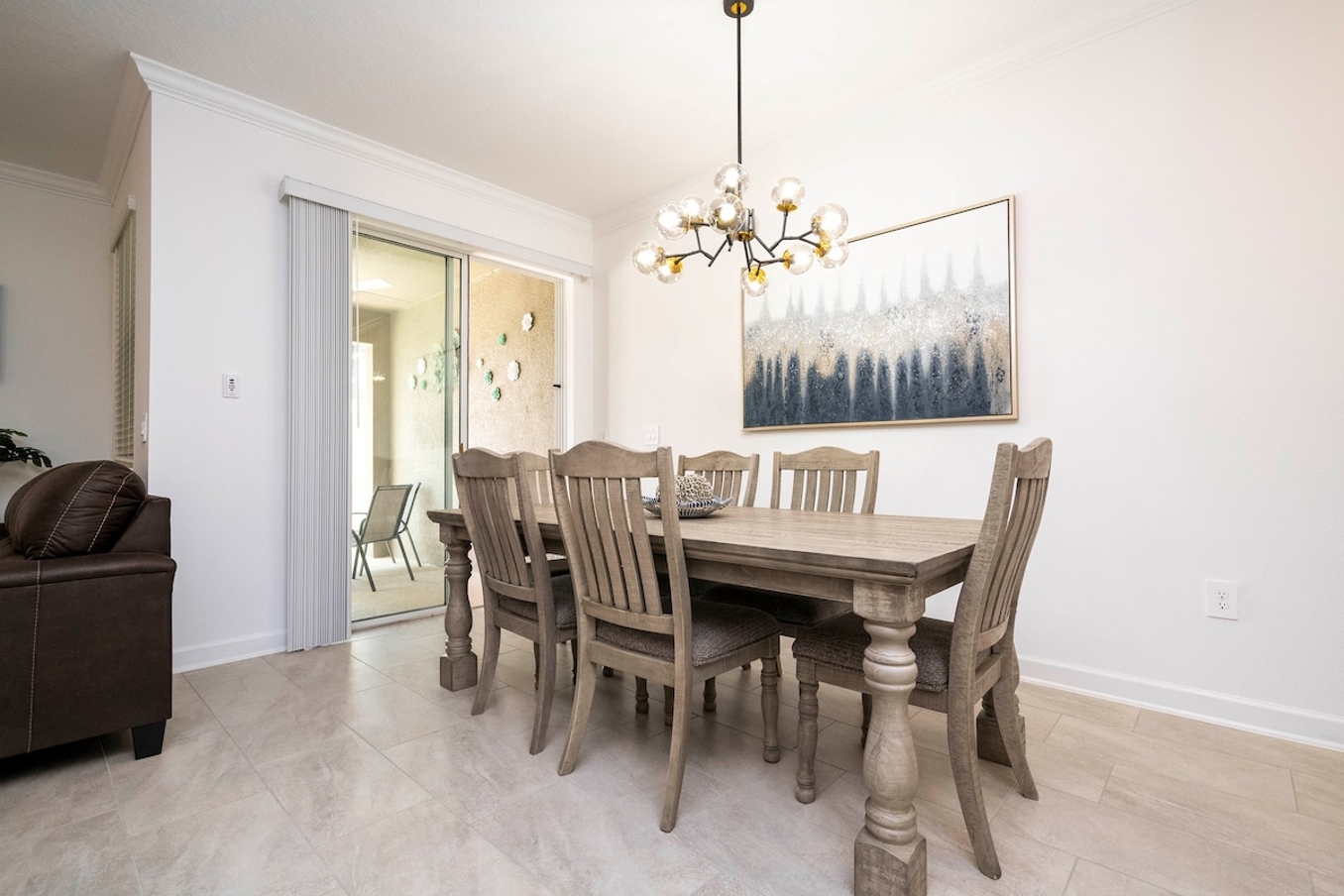 With a rustic style, our dining area is perfect for quality time with your loved ones