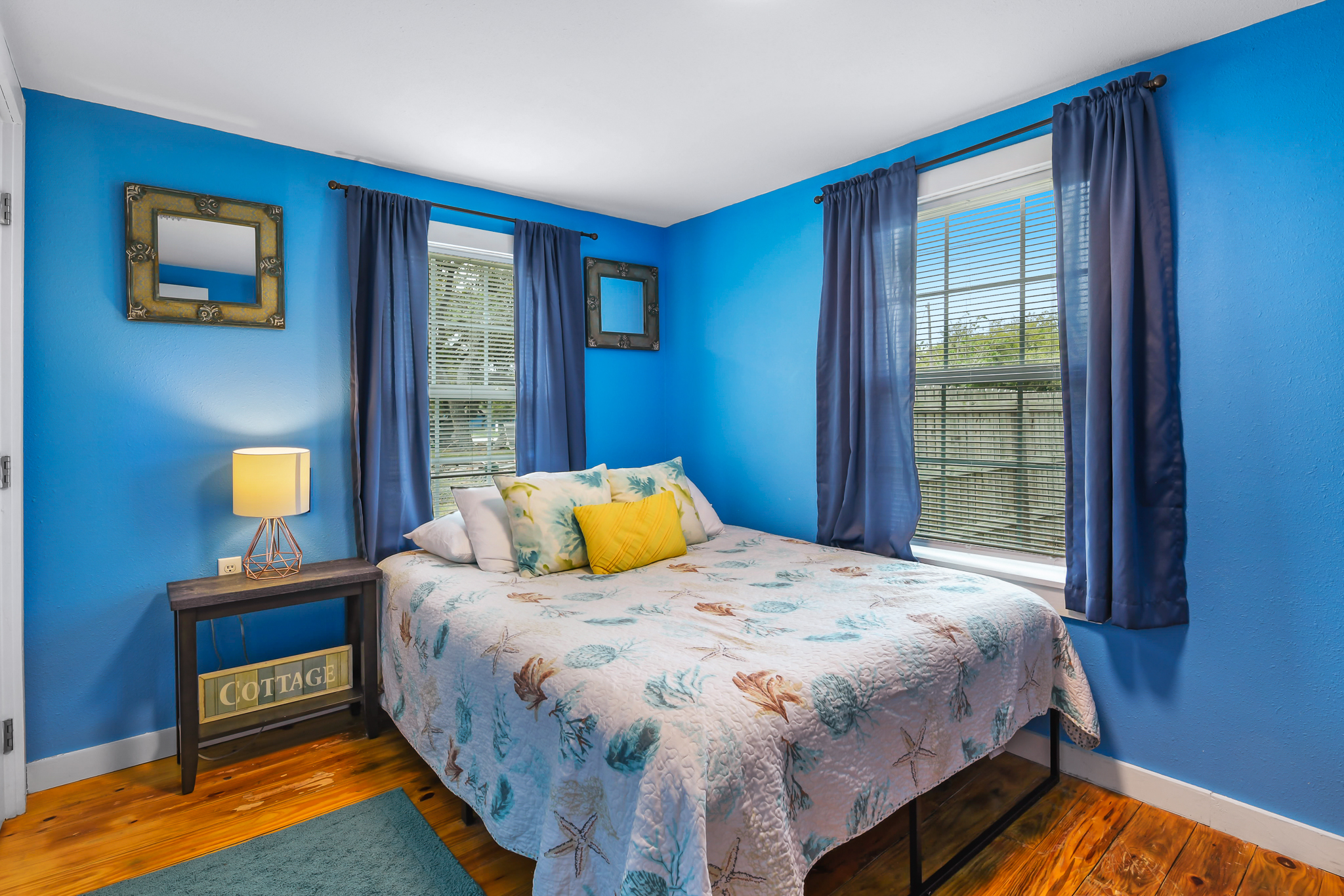 609 E Sabinal photo 2