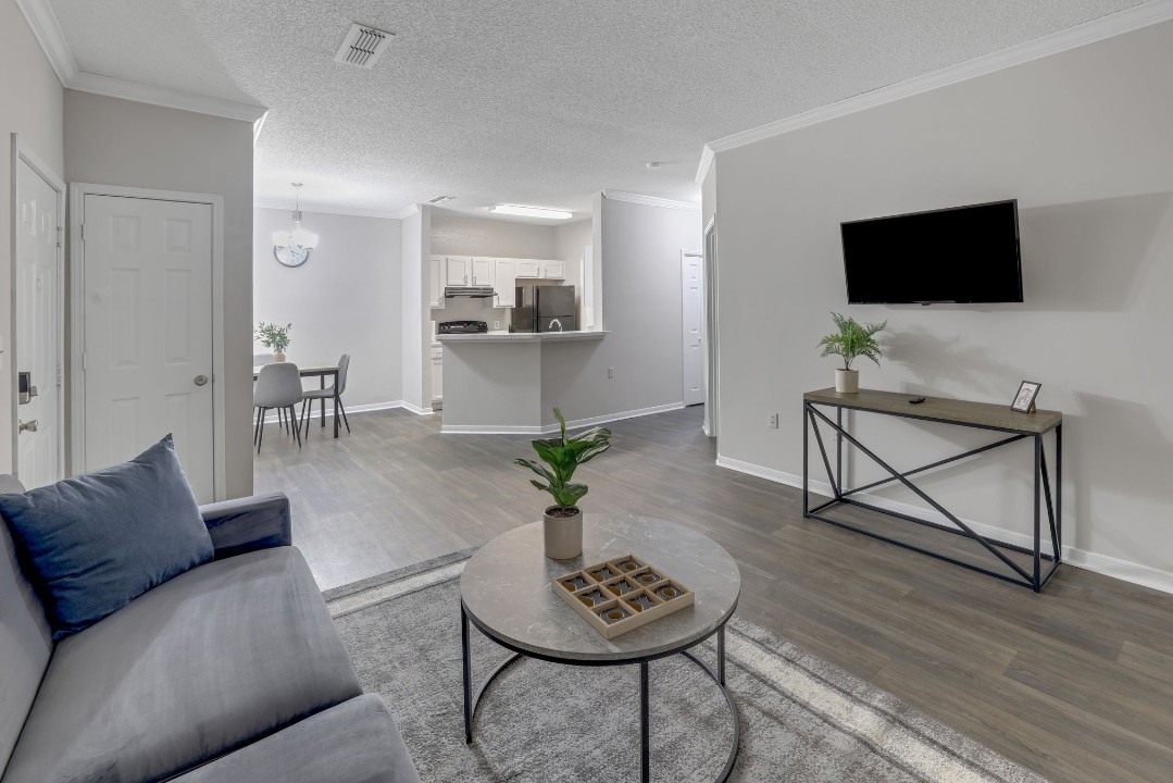 The Avenues of Lakeshore · Unit 811 2/2