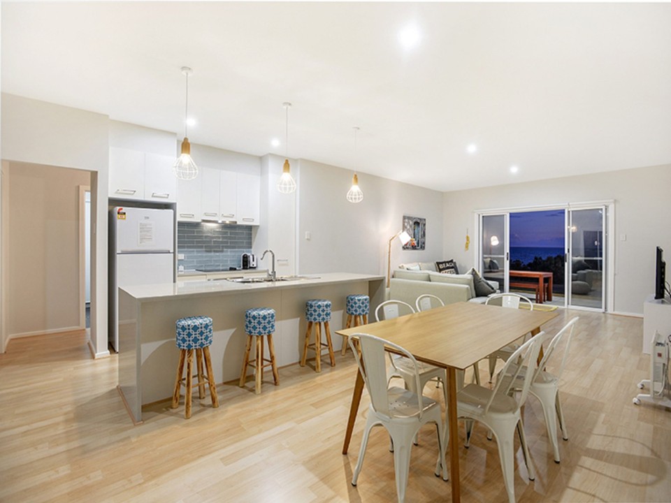 Combines budget-conscious pricing with quality accommodation and location, appealing to a broad demographic including families, couples, groups, and pet owners.